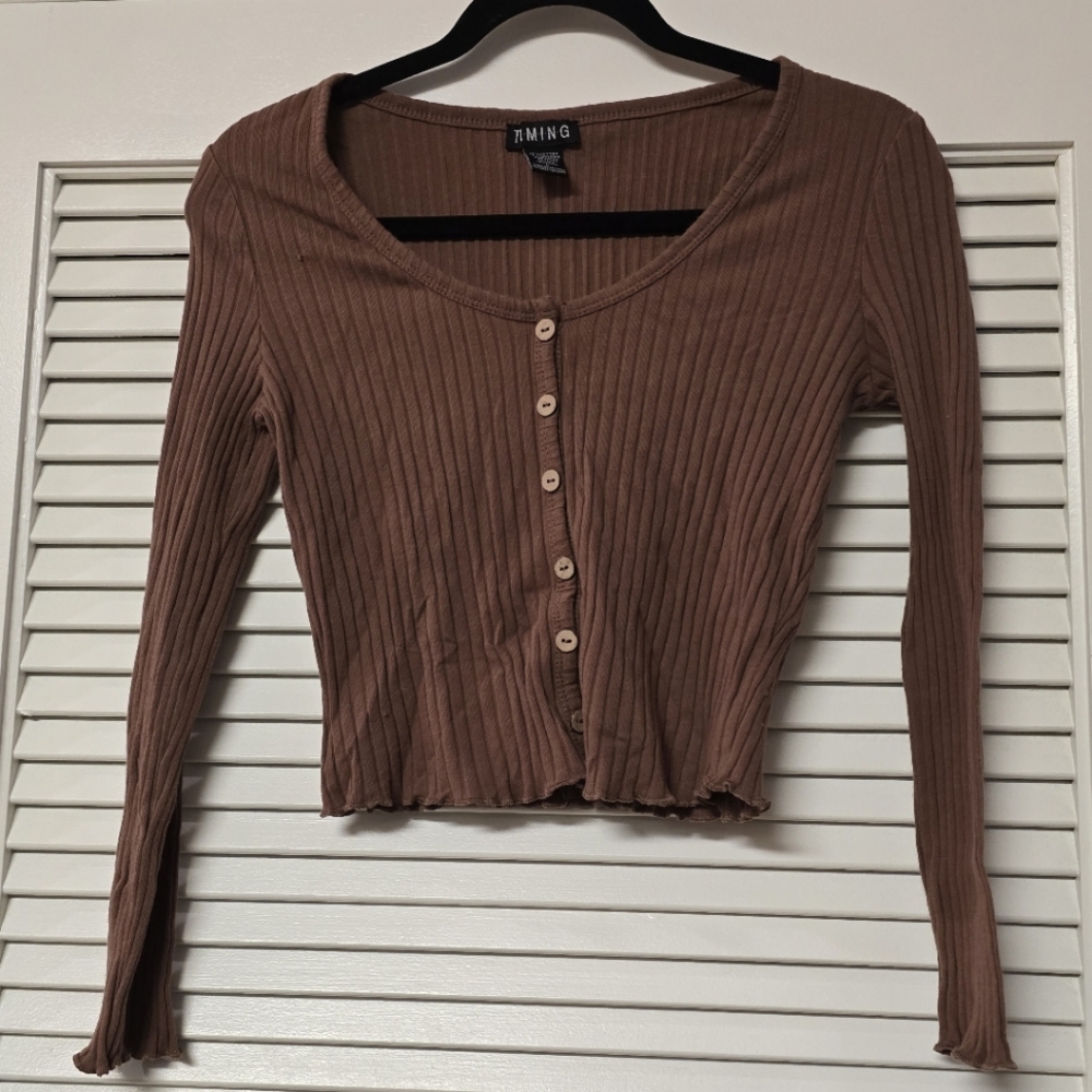 T.I.M.I.N.G - Brown Long-Sleeve Ribbed Faux Button Crop Top